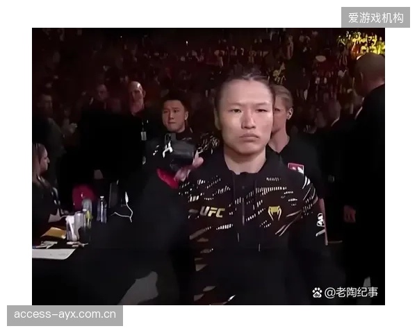 张伟丽在草量级冠军位置依旧稳固，而苏亚雷斯凭借近期胜利已逼近挑战者行列。